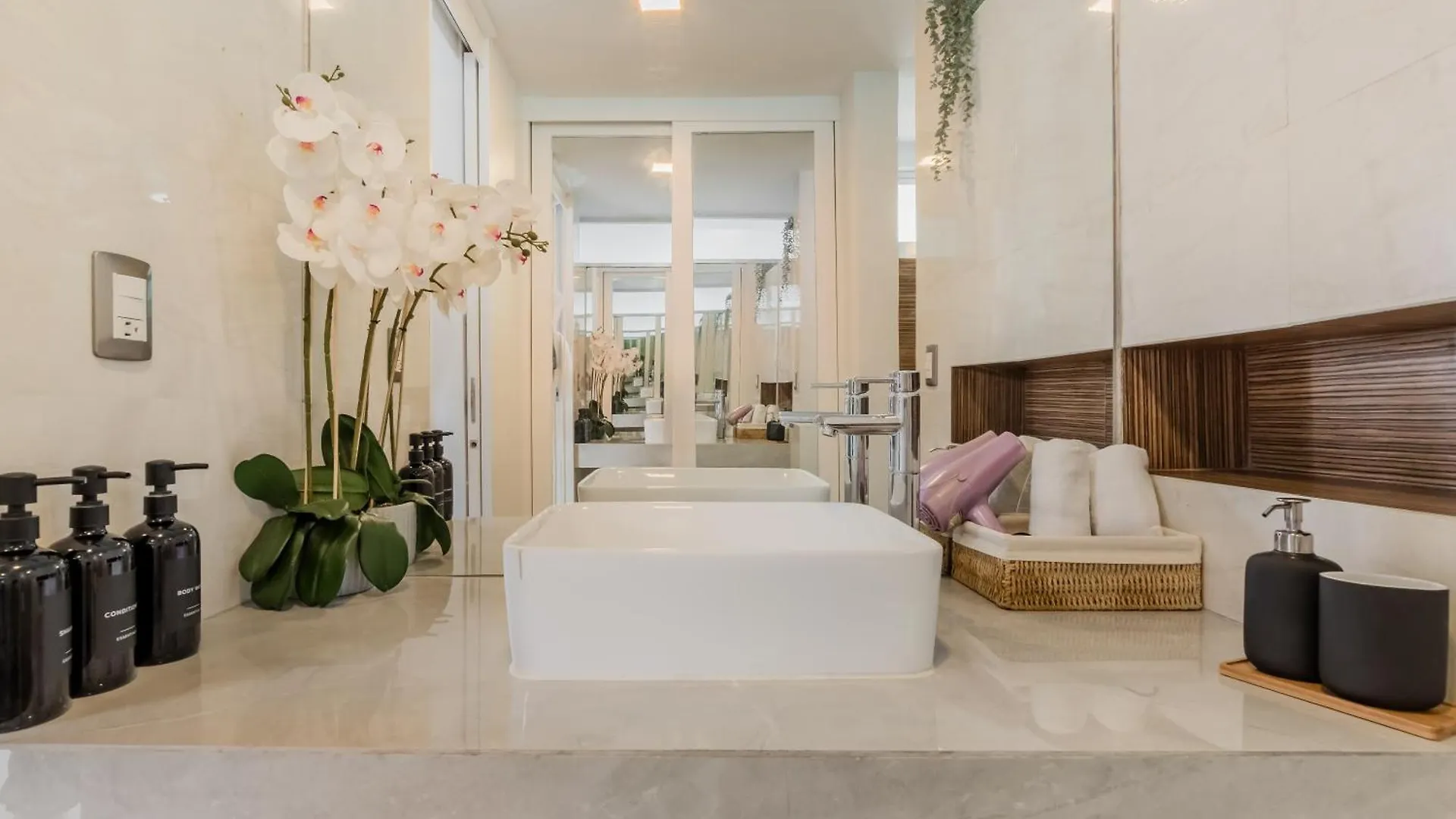 The Ocean Vibes Suites By Casa Paraiso Cancun