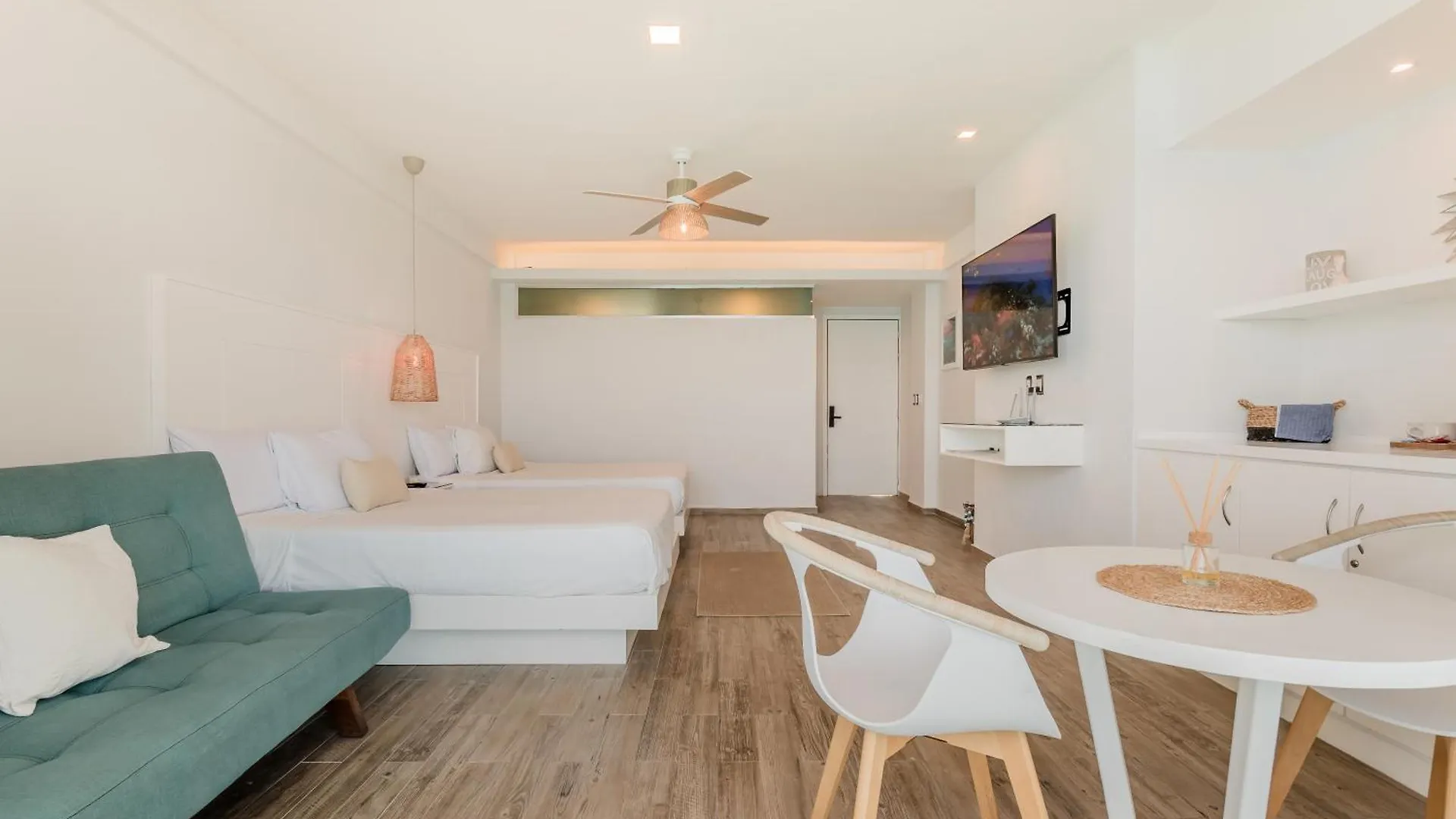 The Ocean Vibes Suites By Casa Paraiso Cancun Aparthotel